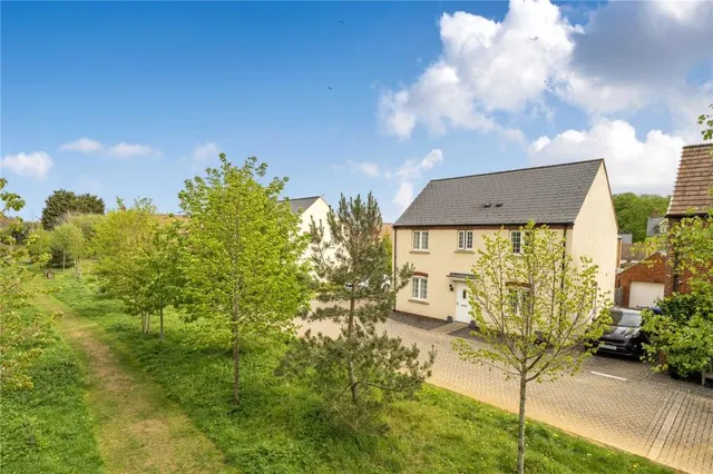 Redcar Road, Bicester, OX26, photo 2