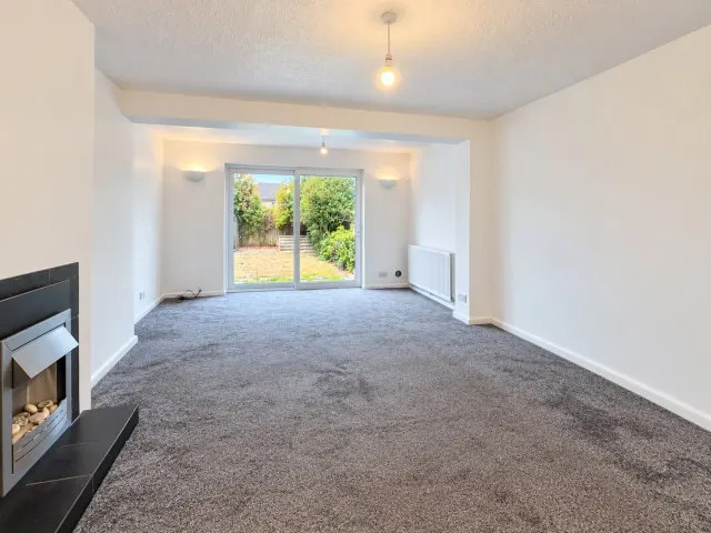 Moss Road, Cannock, photo 3
