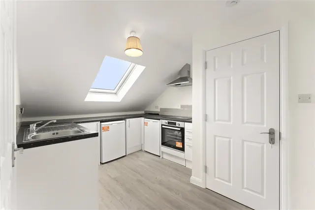 Photo 2 — Woodside Close, Surbiton, KT5