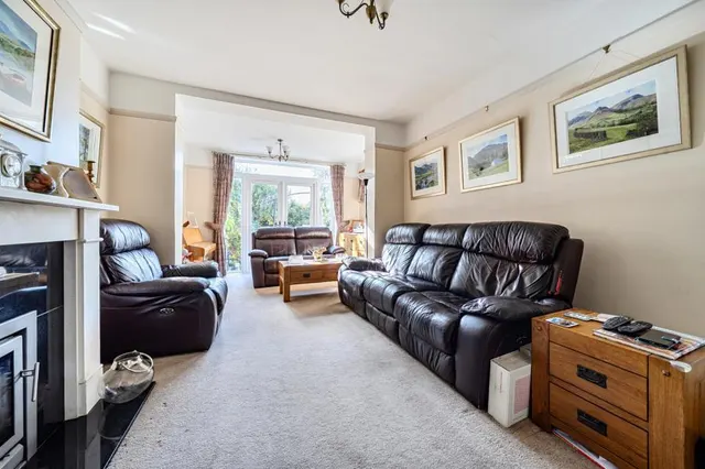 Bagshot Road, Knaphill, GU21, photo 3