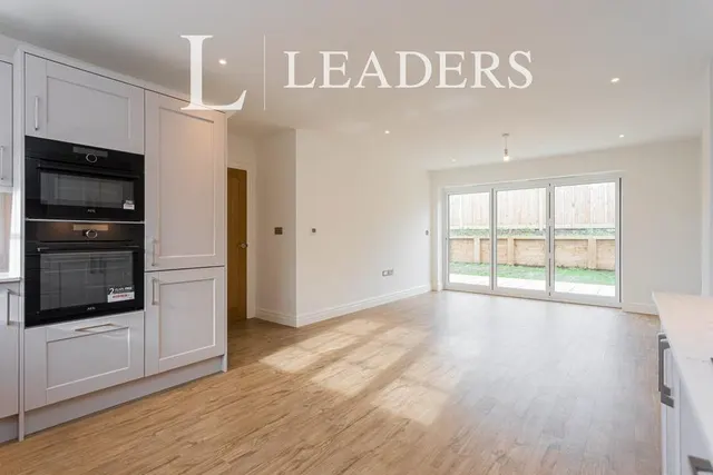 Acorn Gardens, Splaynes Green, TN22, photo 2