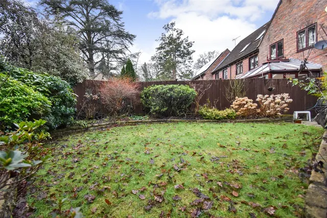 Photo 3 — Clare Mead, Rowledge, Farnham, Surrey, GU10 4BJ