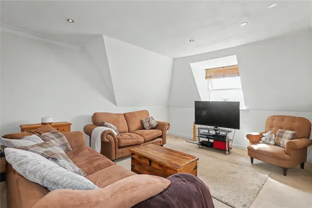 Prospect Place, Woking, GU22, photo 3