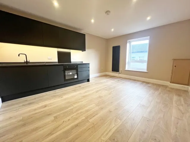 Albert Road, Widnes, WA8, photo 1