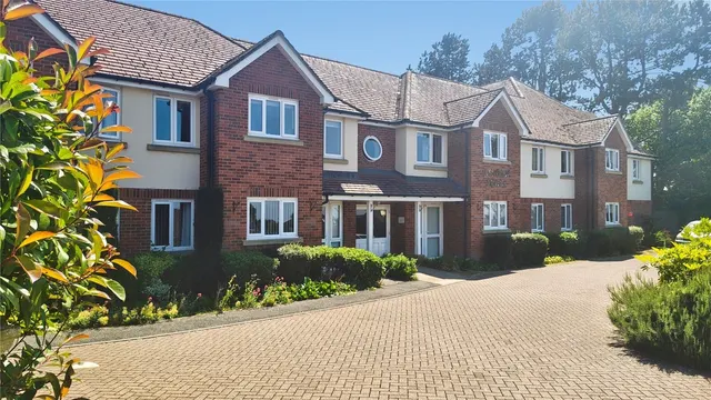 Wellington Avenue, Princes Risborough, Buckinghamshire, HP27, photo 1