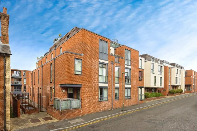 Martyr Road, Guildford, GU1, photo 1