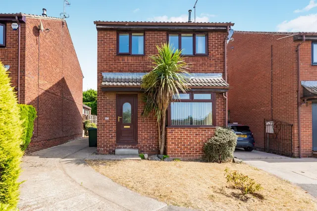 Fernleigh Drive, Brinsworth, Rotherham, photo 1