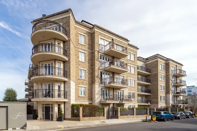 Carnwath Road, London, SW6, photo 2