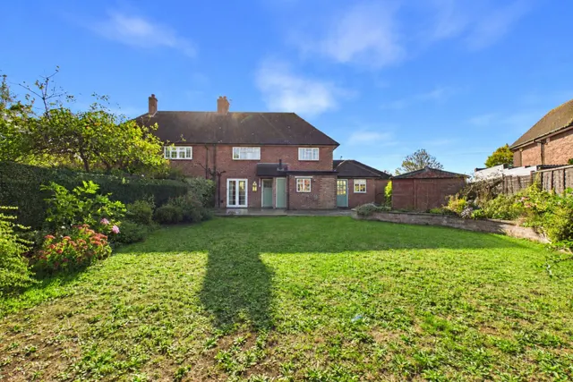 Englefield Road, Theale, RG7, photo 2