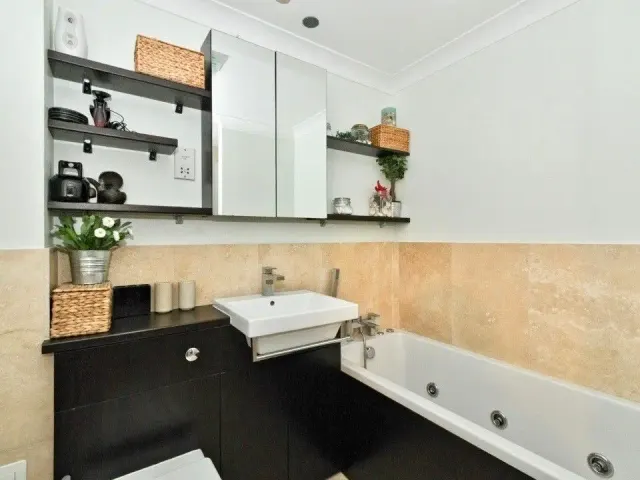 Manchester Road, E14, photo 3