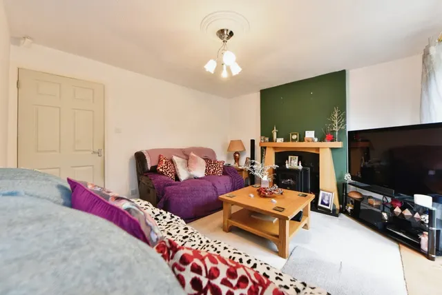 Photo 3 — Vale House Drive, Hadfield, Glossop, Derbyshire, SK13