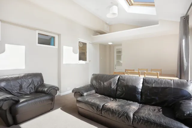 St Johns Rd, Guildford, GU2, photo 2