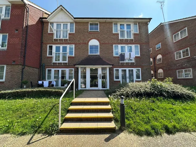 Tuscany Gardens, Crawley, RH10, photo 1