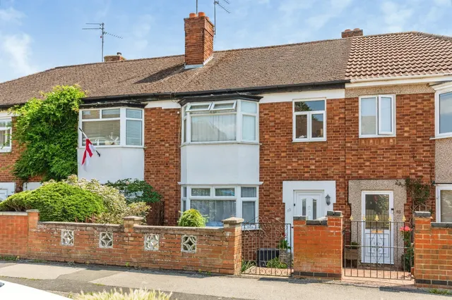 Silverwood Road, Kettering, NN15, photo 1