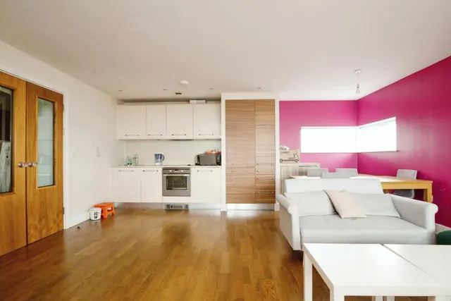 Falcon Drive, Caerdydd, CF10, photo 3