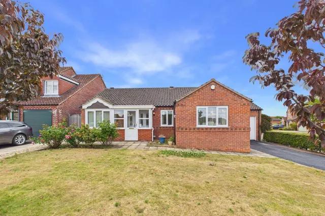 Heath Road, Navenby, LN5, photo 1
