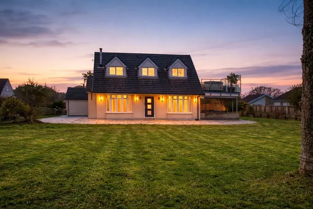 Moreton, Saundersfoot, SA69, photo 3
