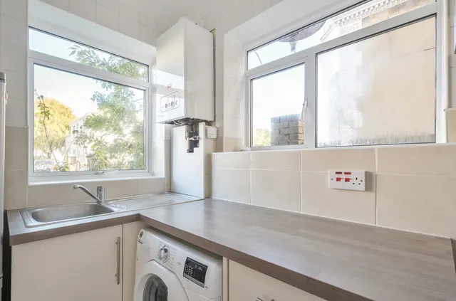 Victoria Road, Worthing, BN11, photo 3