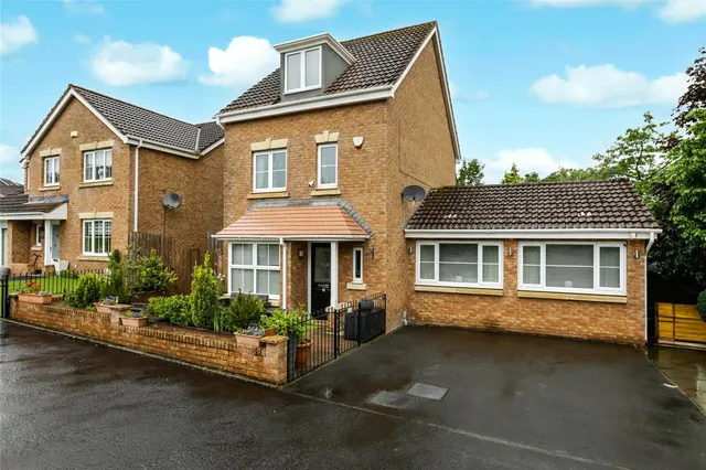 Garnqueen Crescent, Glenboig, Coatbridge, North Lanarkshire, ML5, photo 1