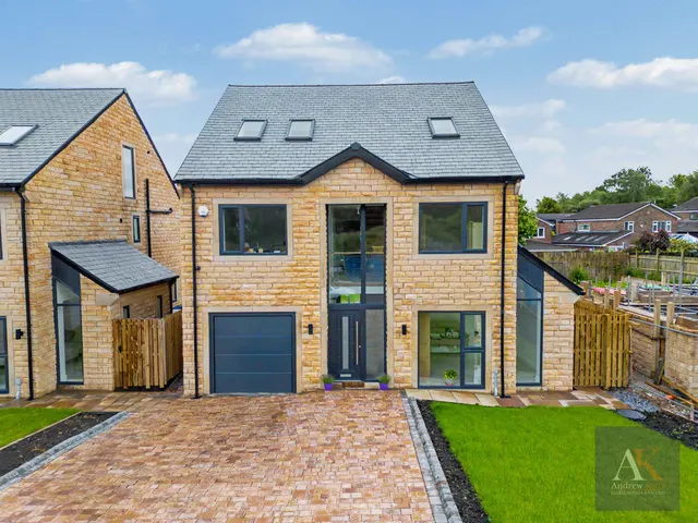 Chestnut Way, Littleborough OL15 8RW, photo 1