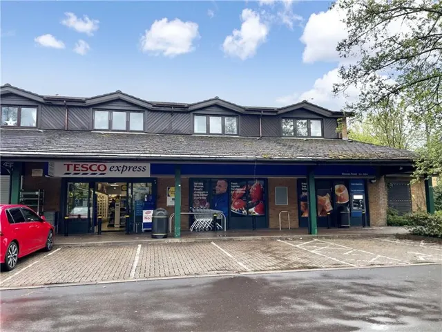 Wessex Road, West End, SO18, photo 1
