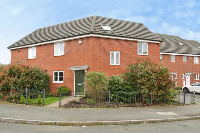 Old College Avenue, Oldbury, B68, photo 1