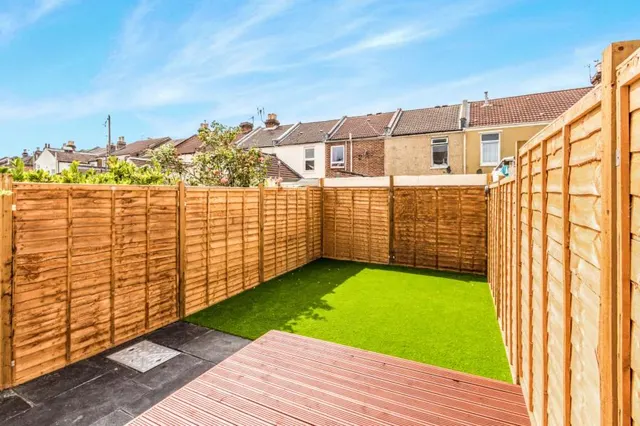Carnarvon Road, Portsmouth, PO2, photo 3