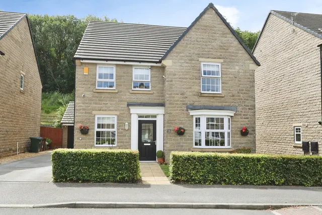 Castle Stead Drive, Cullingworth, Bradford, photo 1
