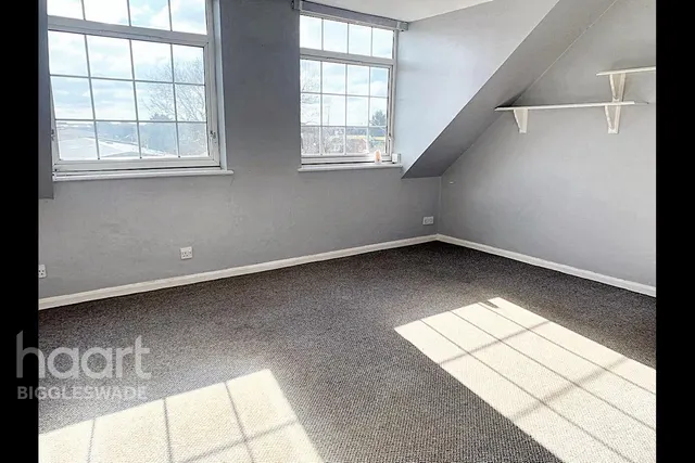 Hitchin Road, Henlow, SG16, photo 3
