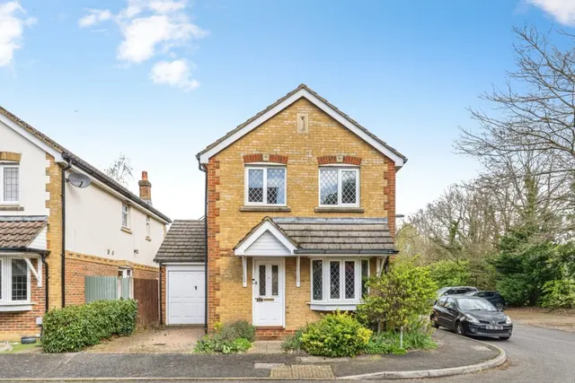Knaphill, Woking, Surrey, photo 1