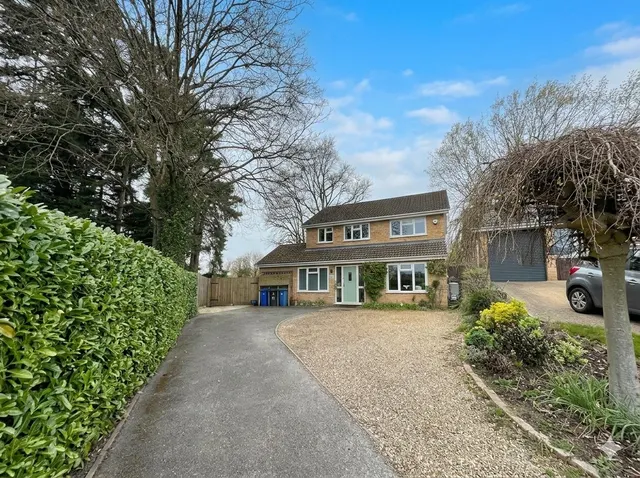 Priory Close, Fleet, Hampshire, GU51 4ED, photo 1