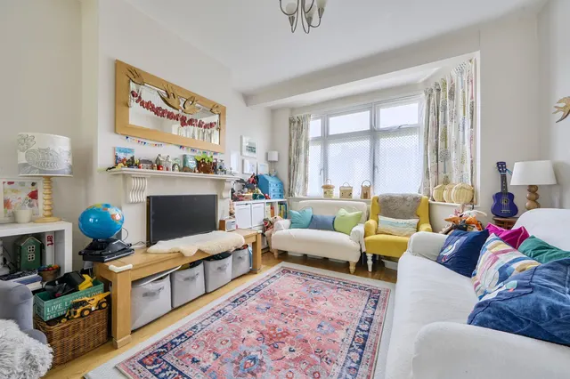 Connaught Avenue, Enfield, EN1, photo 3