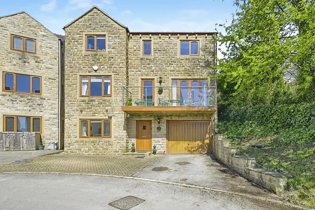 Lime Tree Court, Sowerby Bridge, Halifax, photo 1