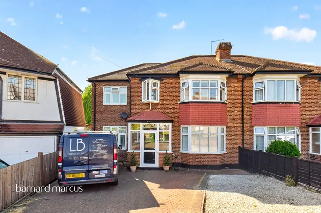 Thorndon Gardens, Epsom, photo 1