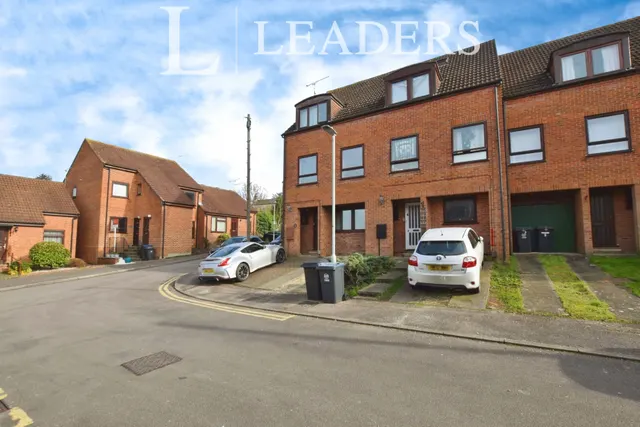 Kingfisher Way, Bishops Stortford, CM23, photo 1