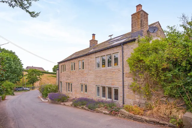 Barnside Lane, Hepworth, photo 1