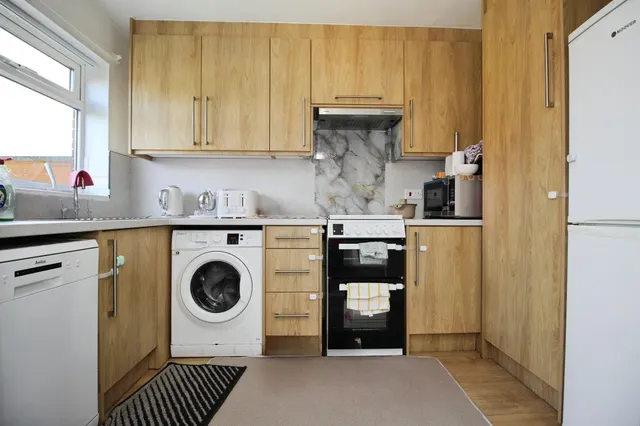 Livinia Grove, Leeds, LS7, photo 2