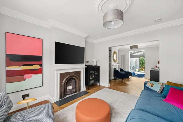 Tonsley Road, London, SW18, photo 2
