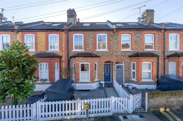 Gravel Road, Twickenham, TW2 6RH, photo 1