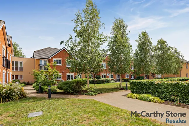 Churchfield Road, Walton-On-Thames, KT12, photo 3