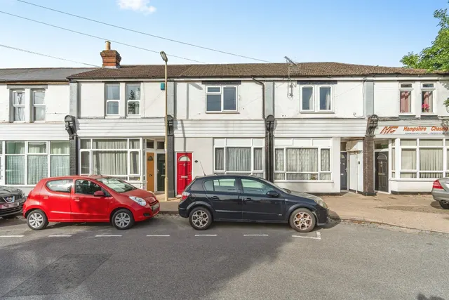 Station Road North, Totton, Southampton, photo 1