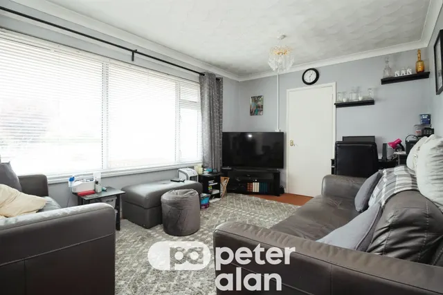 Moyle Grove, Newport, NP18, photo 3