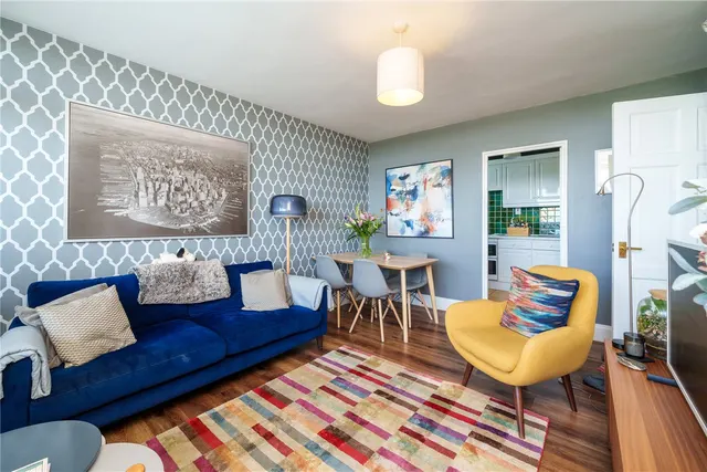2 bedroom flat — Wimbledon Park Side, London, SW19