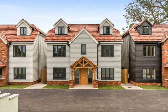 The Oaklands Aston Lane, Bragbury End, SG2, photo 1