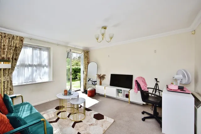 River Bank Close, Maidstone, Kent, ME15, photo 1
