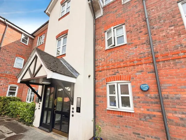 Birch End, Warwick, CV34, photo 1