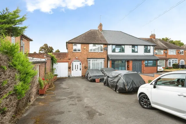 Woodcroft Avenue, B20, photo 1
