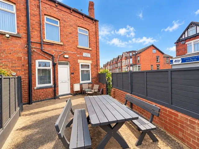 Cross Green Lane, LS15, photo 1