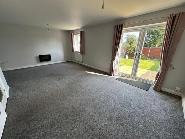 The Leys, Newhall, DE11, photo 2