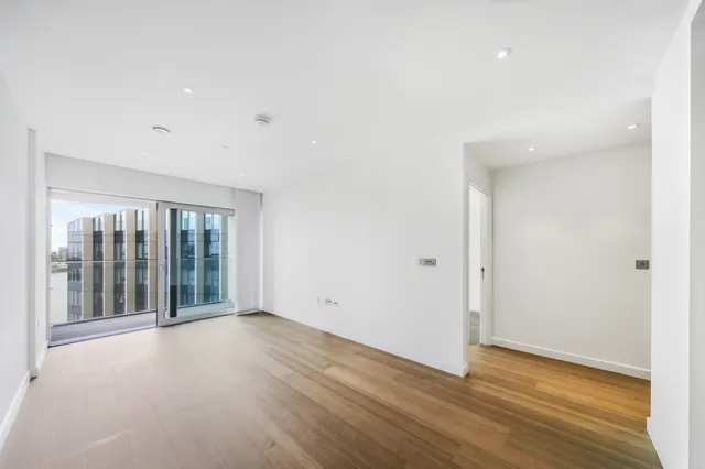 Cutter Lane, Greenwich, SE10, photo 1